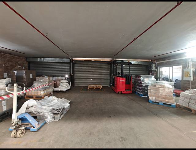 6,490M² WAREHOUSE FOR SALE IN CITY DEEP